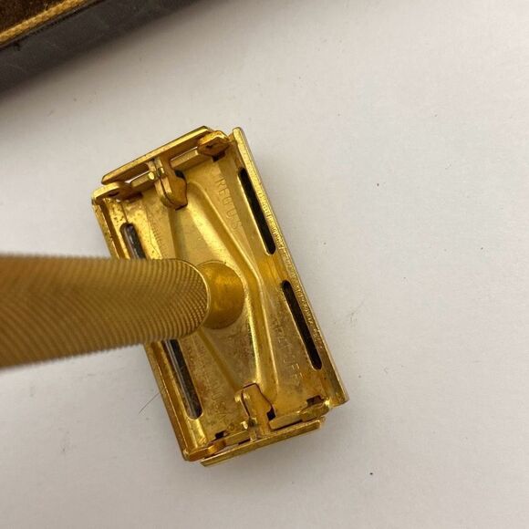 Vintage Gillette Milord Men's Gold Razor with Case - Picture 5 of 10